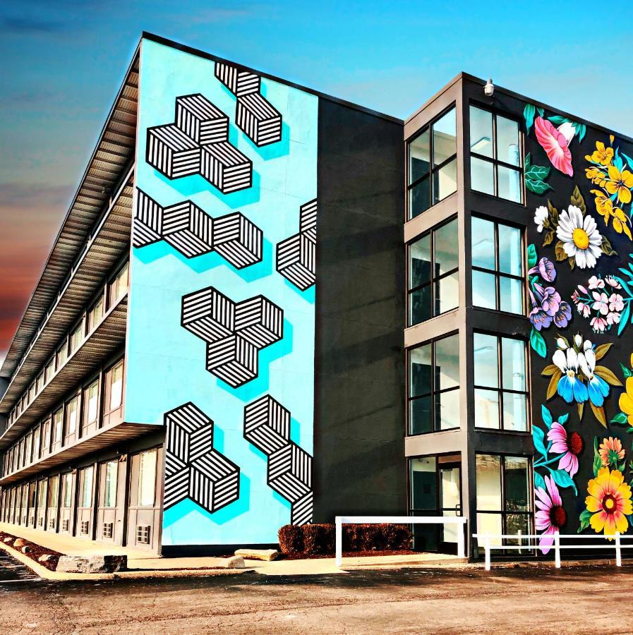 Trumbull And Porter - Downtown Hotel